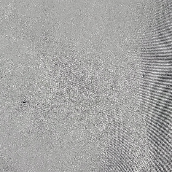 Under Armor Tee. Youth XL. LOOSE FIT. Fit's like men's small. - Picture 5 of 5